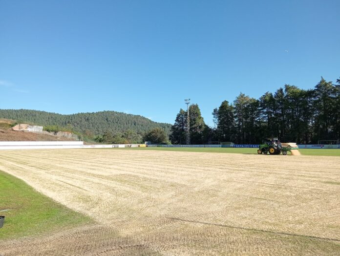 Obras de mantemento campos de fútbol Tui