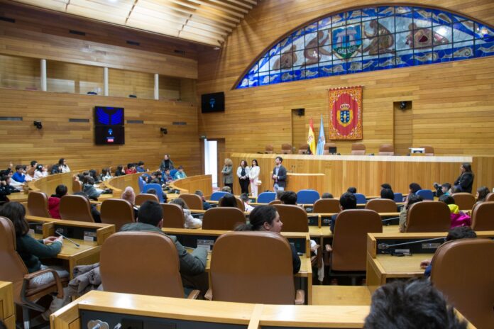 Vista colexios de Mos ao Parlamento de Galicia